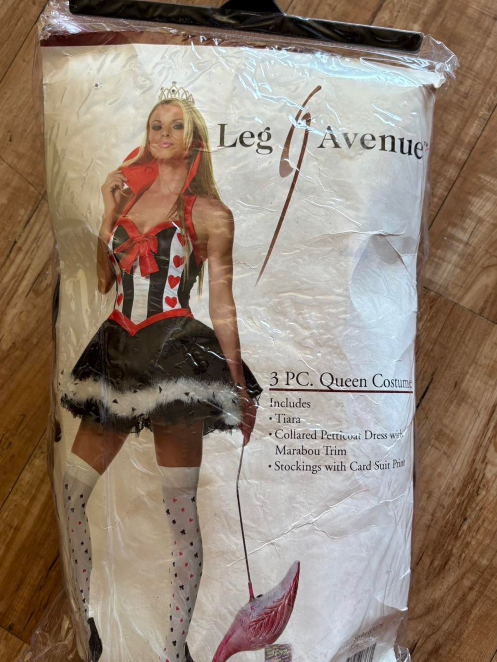 Queen of Hearts Costume - Picture 3 of 3